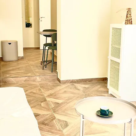 Le Petit Apartment *